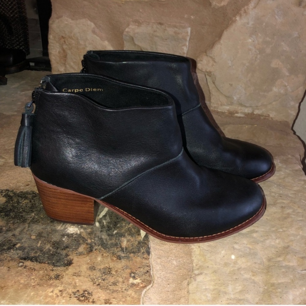Toms Leila Black Leather Ankle Bootie - women's 9